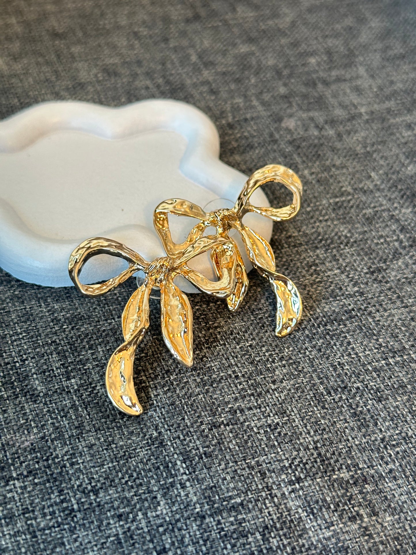 The Crinkle Ribbon Studs