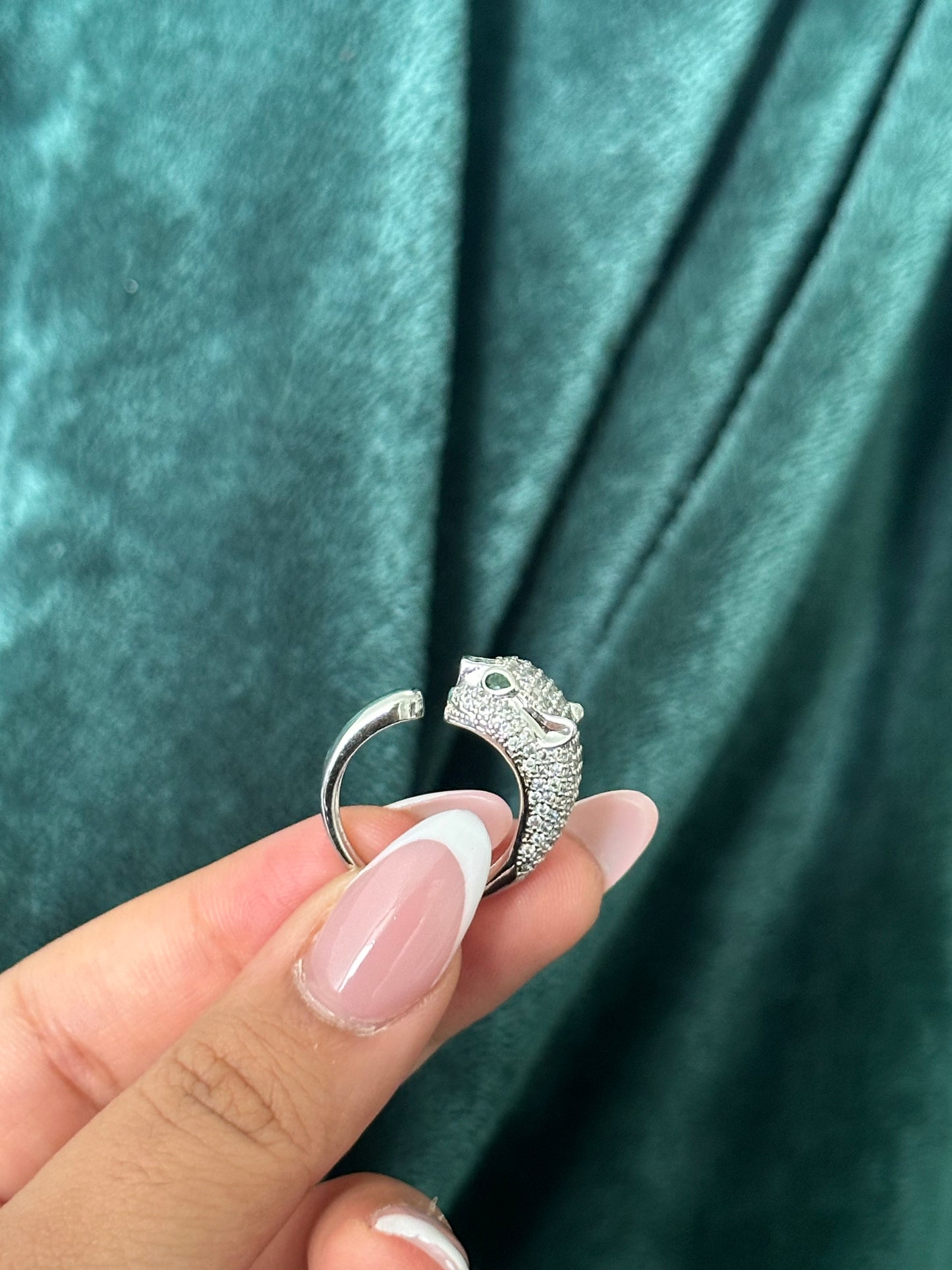 The Emerald Panther Ring