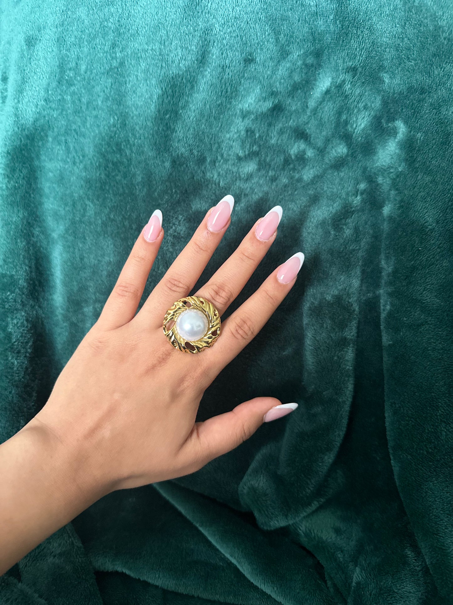The Halo Pearl Ring