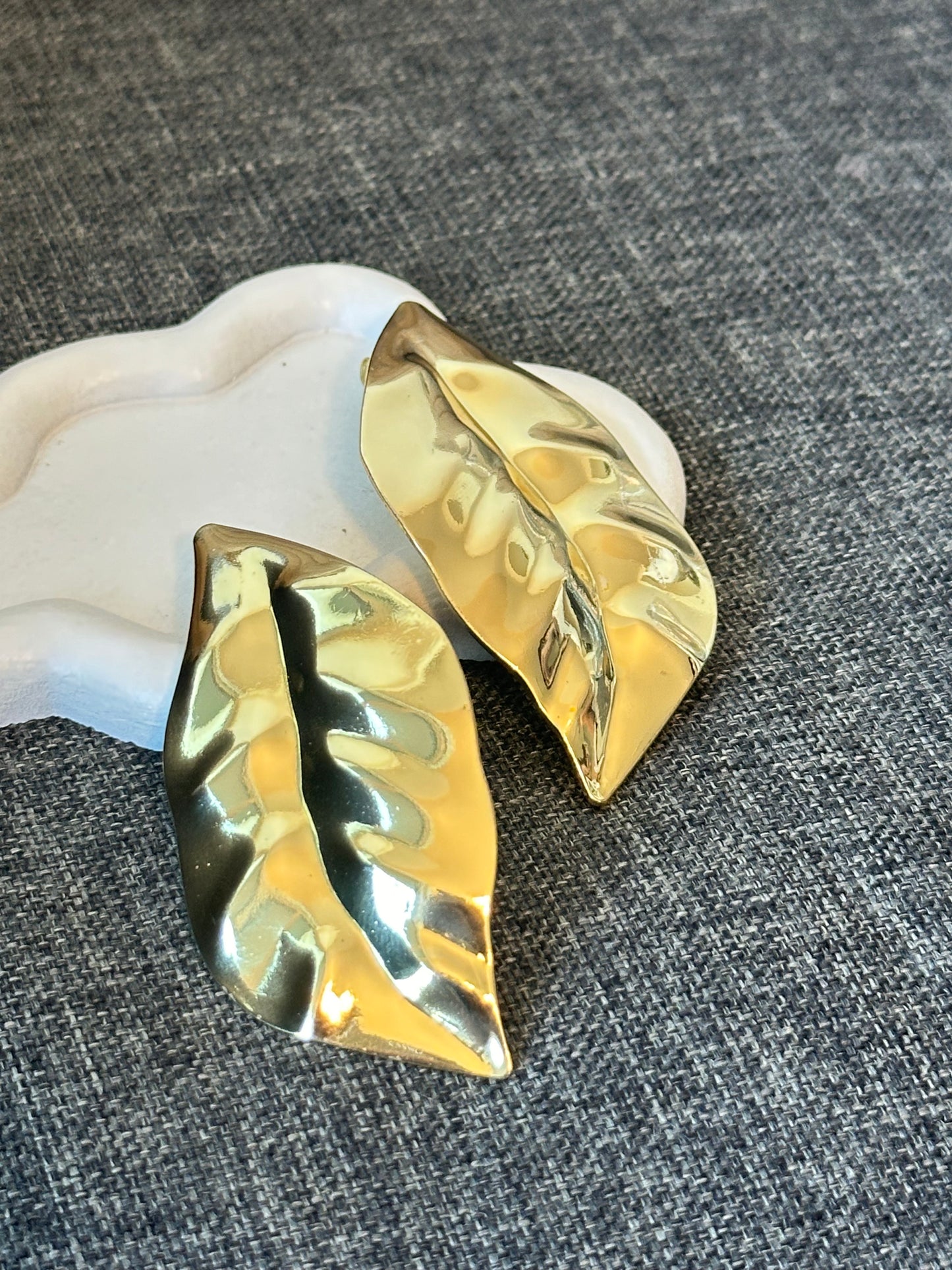 The Sculpted Tropics Leaf