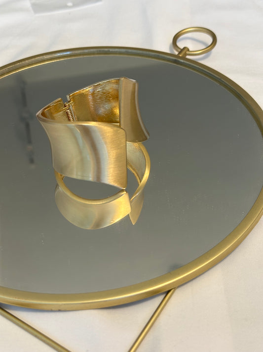 The Matte Radiance Bangle