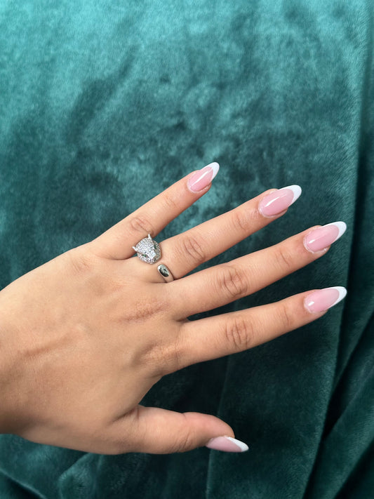 The Emerald Panther Ring